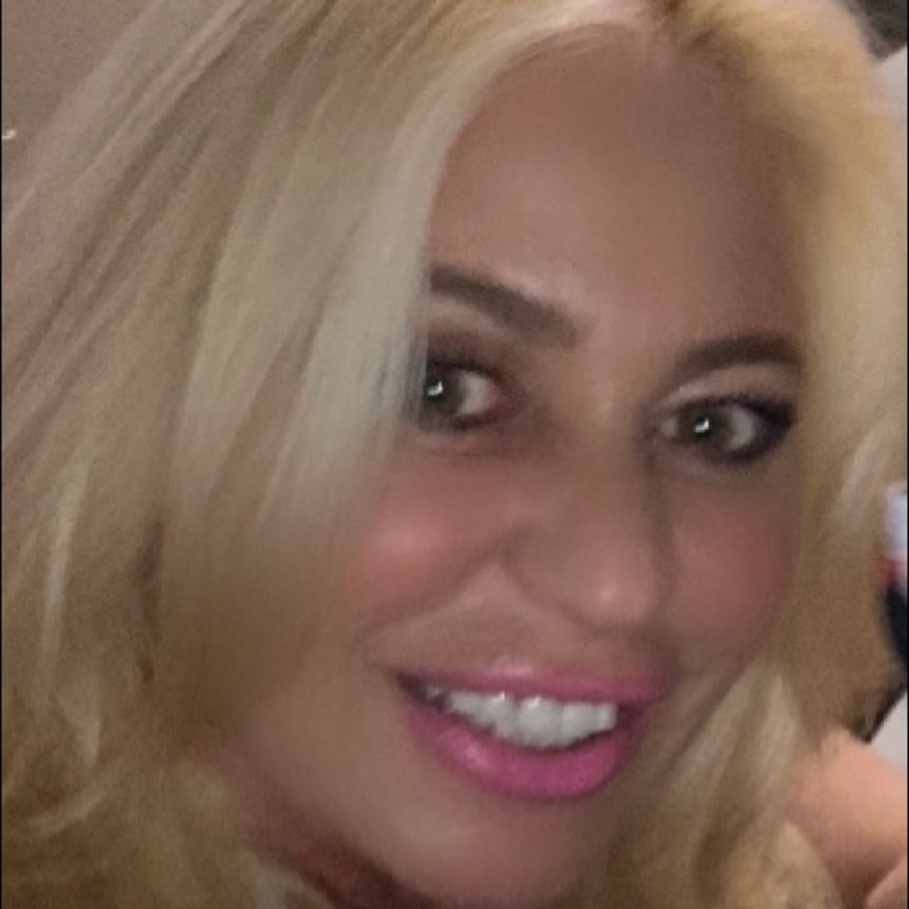 Meet your Posher, Debbie